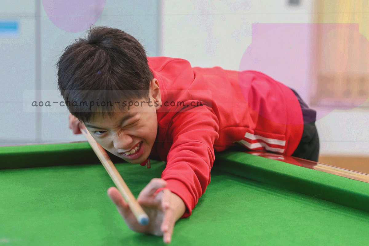 暗色环境下等宽数字与表格光轨的抽象合成图，表达比赛数据被整理并导出
